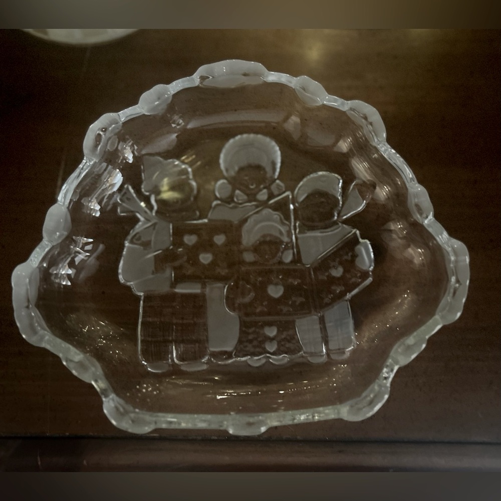 Holiday Glass Serving Dish W/Carolers